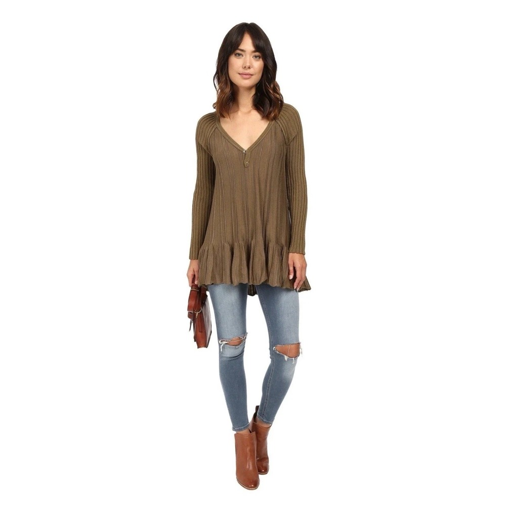 Free People Women's Ribs and Ruffles V-Neck Sweater Olive Tunic Size‎ Medium